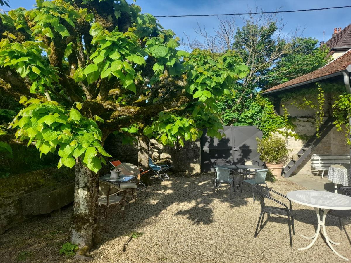 Avol D'Oiseau Villers-Farlay Exterior foto